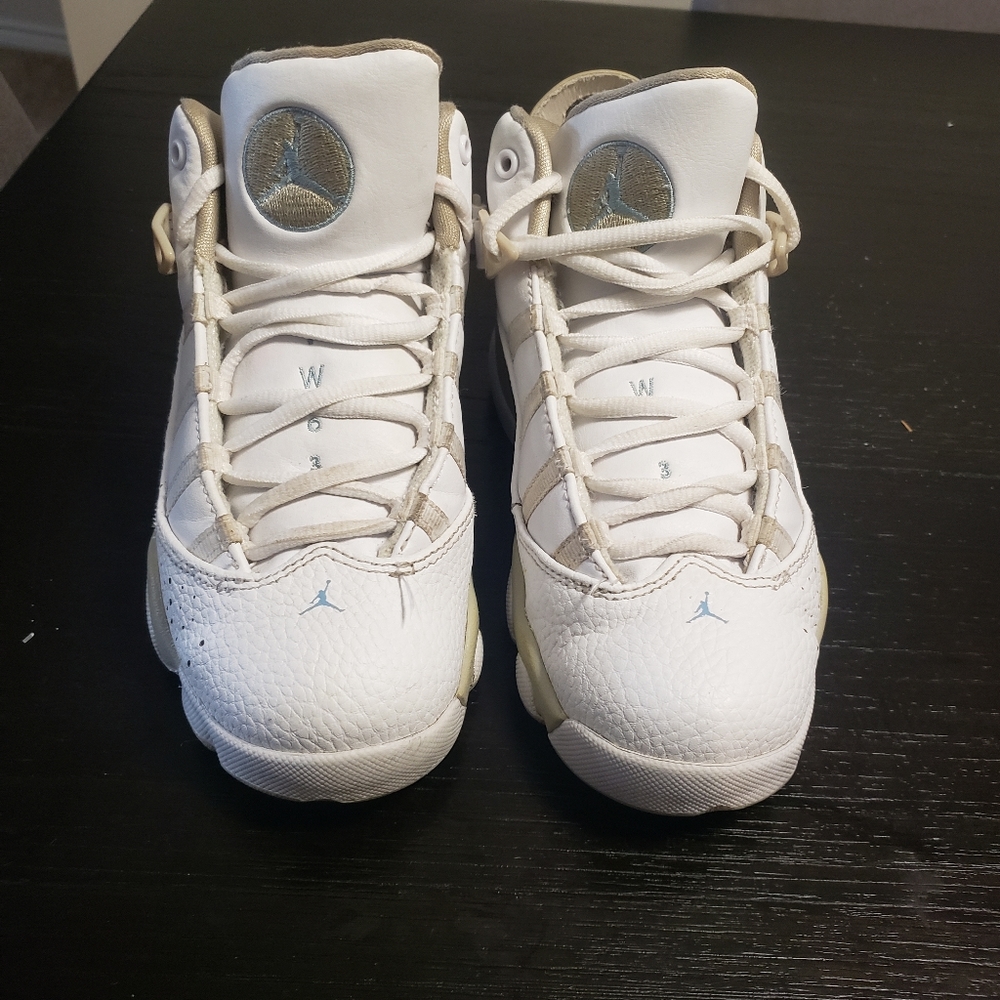 Jordan two3 boys size one